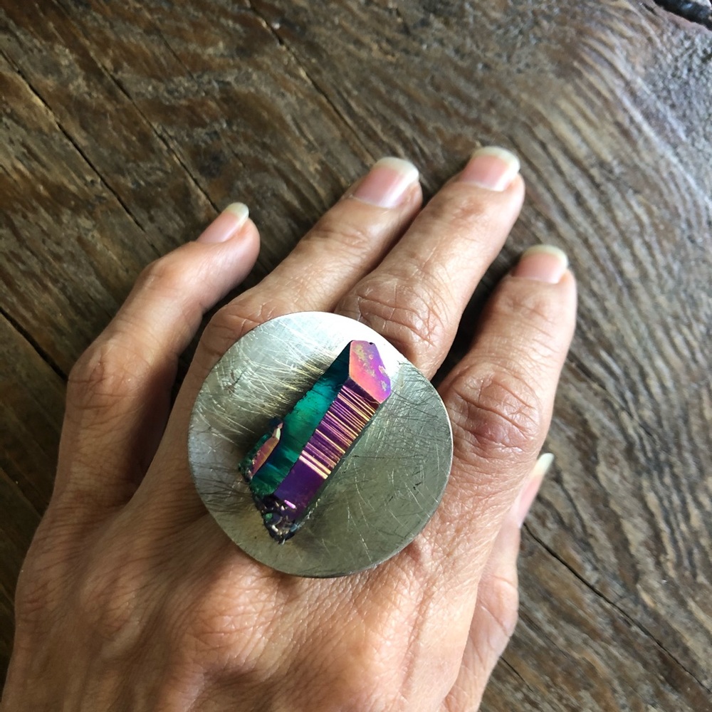 Bismuth and silver metal ring